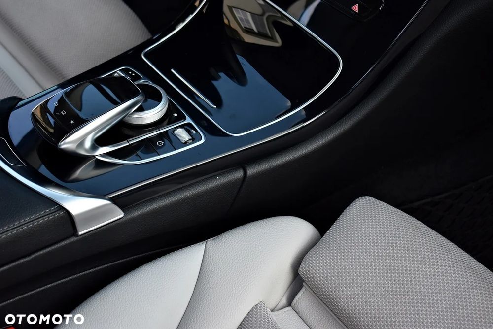 Mercedes-Benz Klasa C 180 9G-TRONIC Exclusive - 35