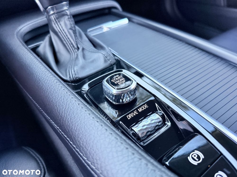 Volvo V90 D4 Geartronic Momentum - 17