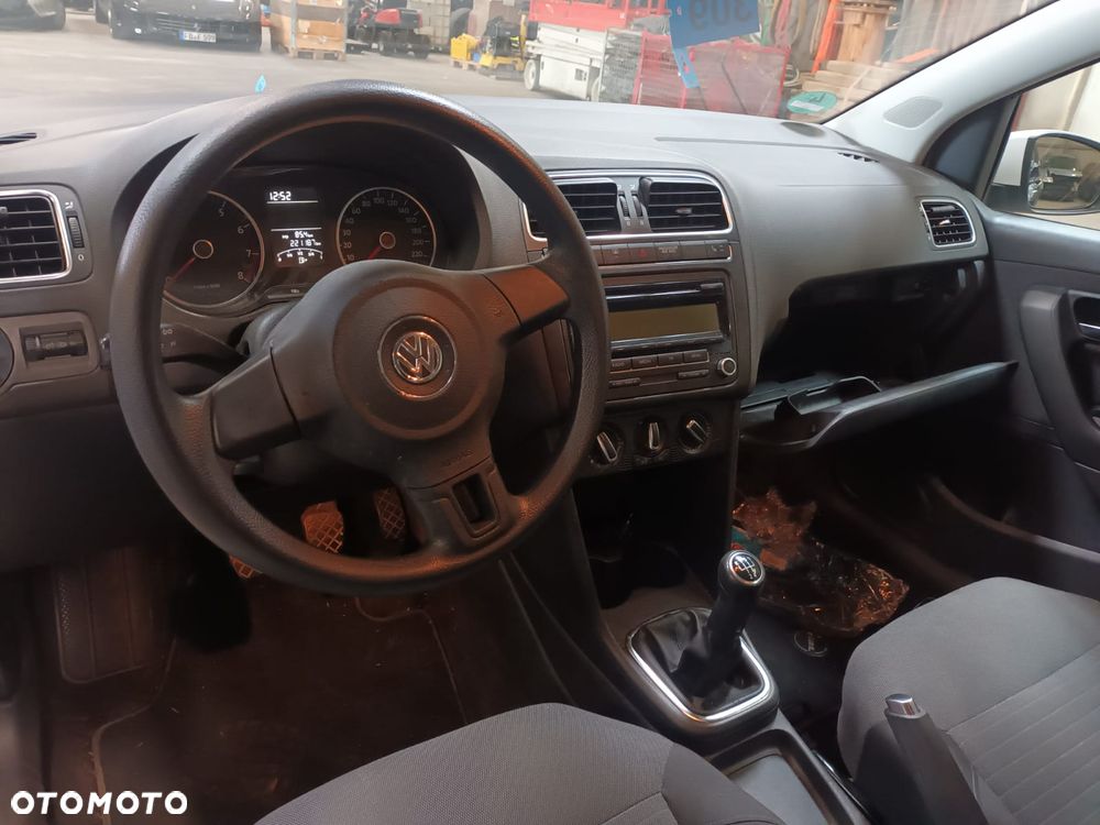 Volkswagen Polo - 14