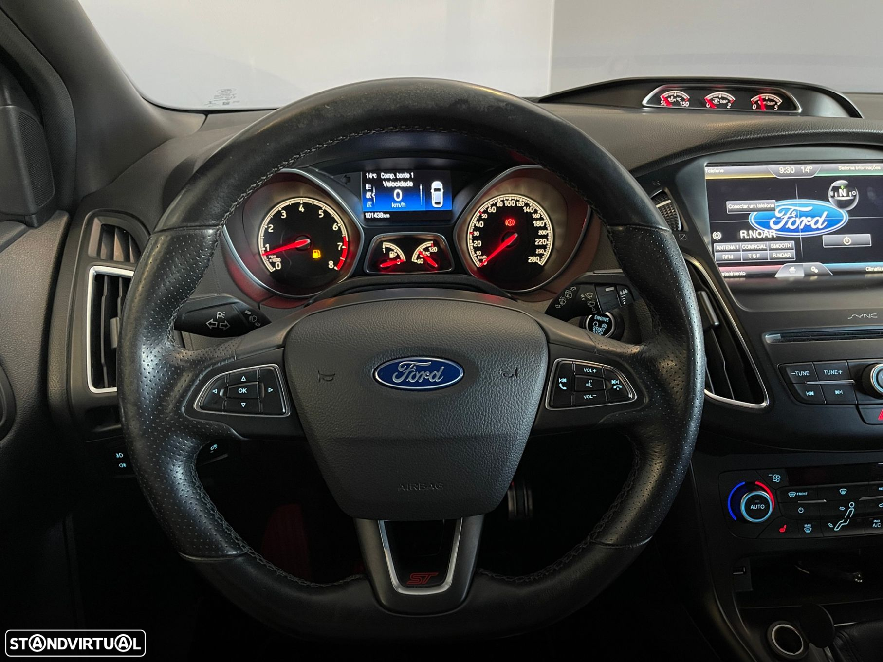 Ford Focus 2.0i ST-2 - 27