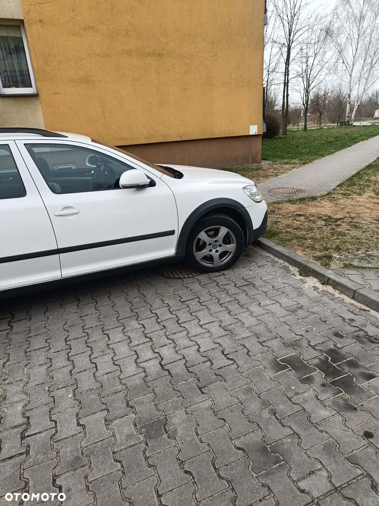 Skoda Octavia 2.0 TDI DPF Scout 4x4 - 4