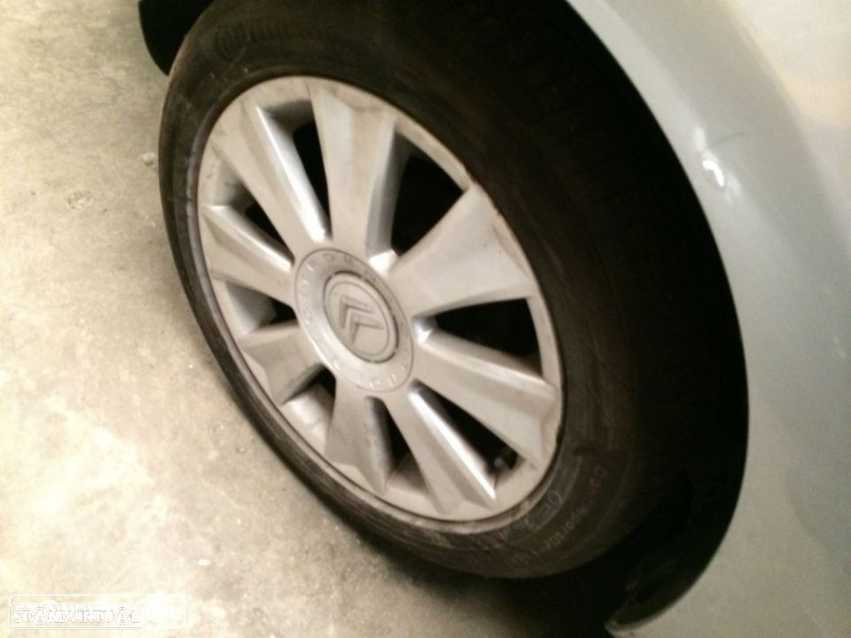 Citroën C4 1.4 i 16v de 2008 para peças - 5