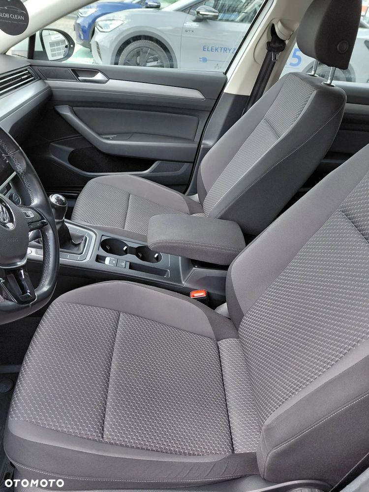 Volkswagen Passat 1.4 TSI BMT Trendline - 21