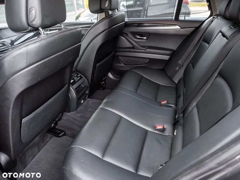 BMW Seria 5 520d Luxury Line - 25