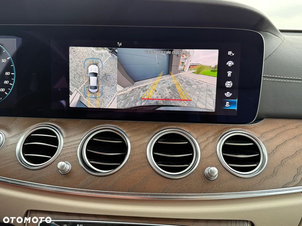 Mercedes-Benz Klasa E 300 Exclusive - 25