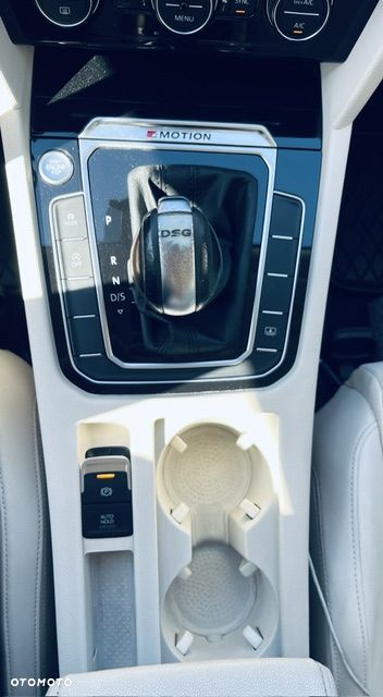 Volkswagen Passat - 21