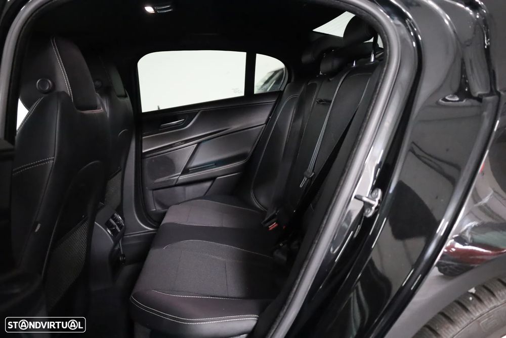 Jaguar XE 20d R-Sport - 14