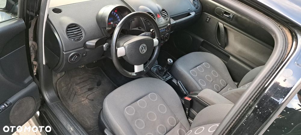 Volkswagen New Beetle - 7