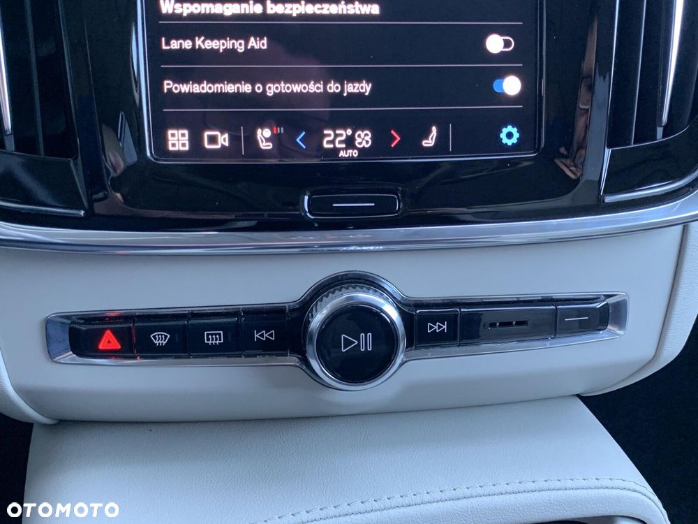 Volvo V90 Cross Country - 17