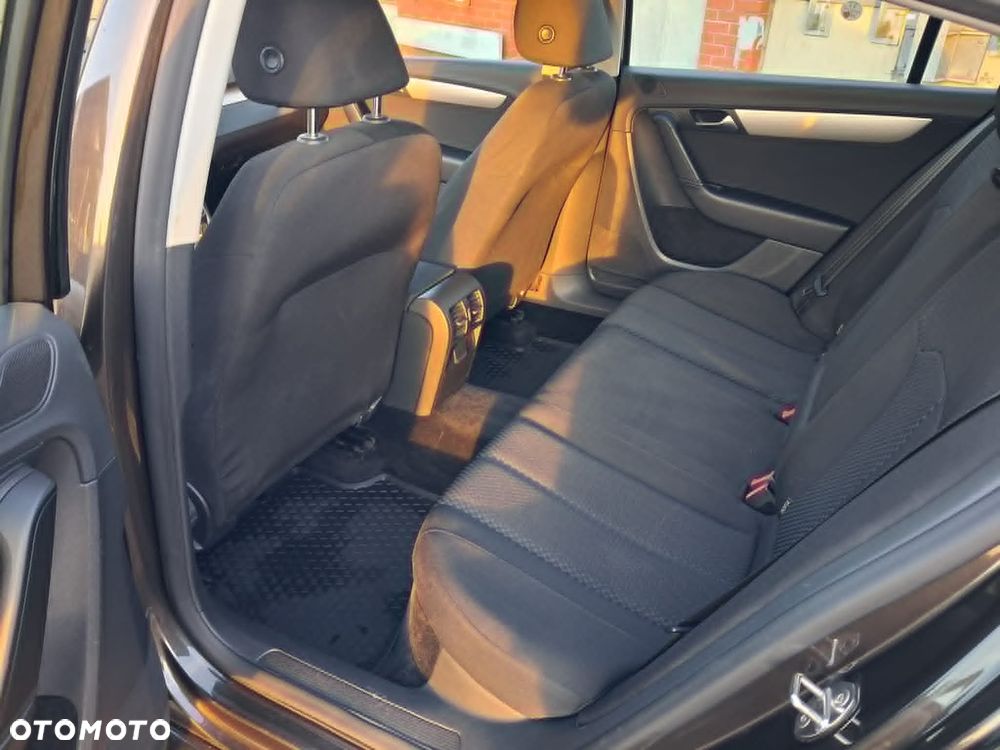 Volkswagen Passat 1.4 TSI BMT Comfortline - 12
