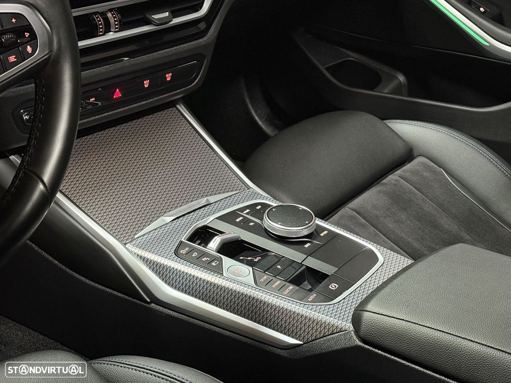 BMW 320 e Pack Desportivo M Auto - 16