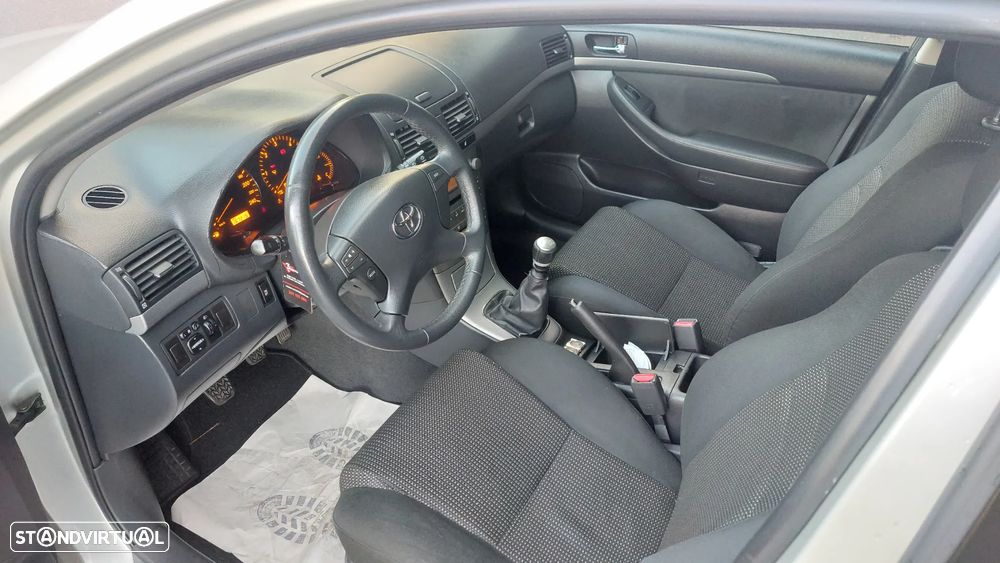 Toyota Avensis SW 2.0 D-4D Sol - 6