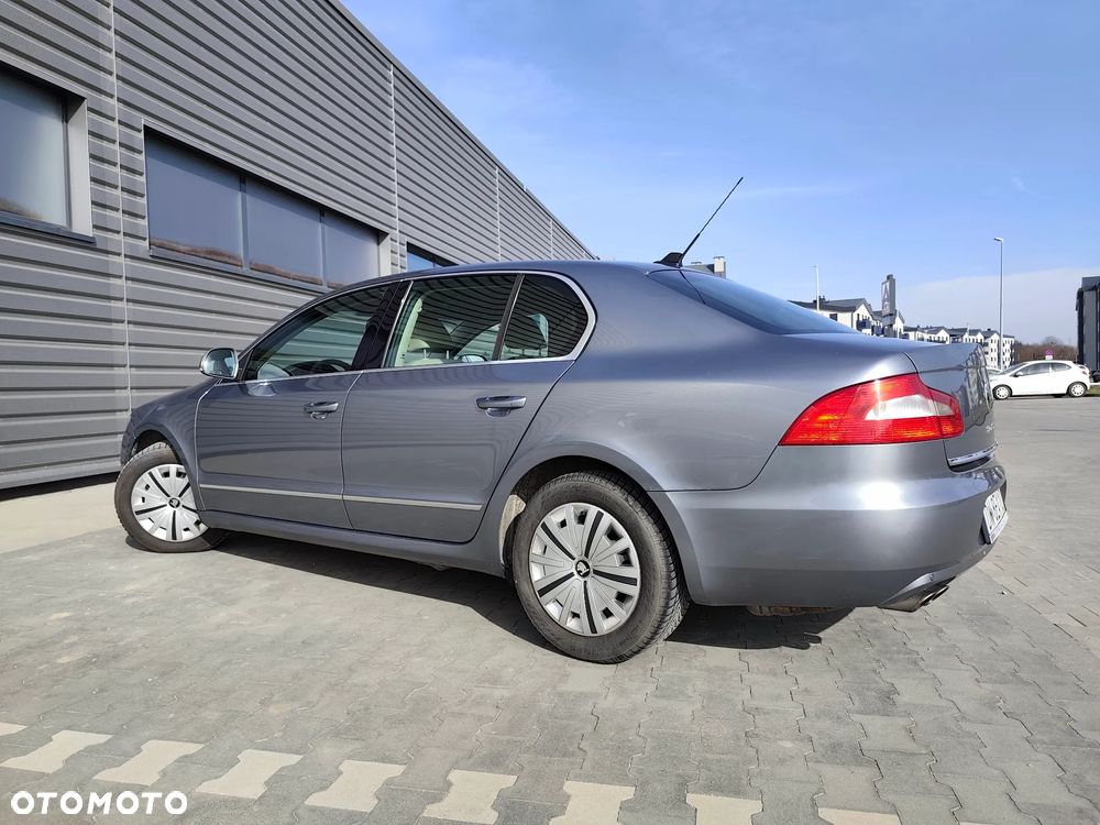 Skoda Superb 1.8 TSI Elegance DSG - 4
