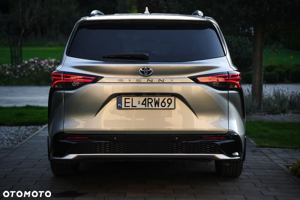 Toyota Sienna - 7