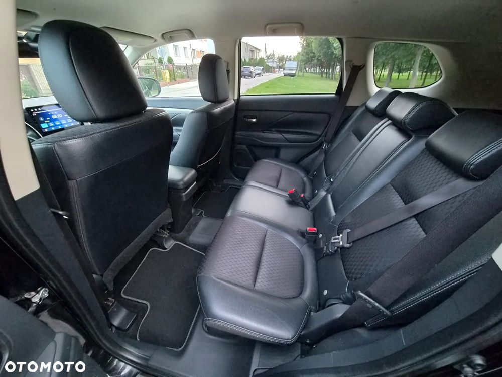 Mitsubishi Outlander 2.0 4WD Top - 7