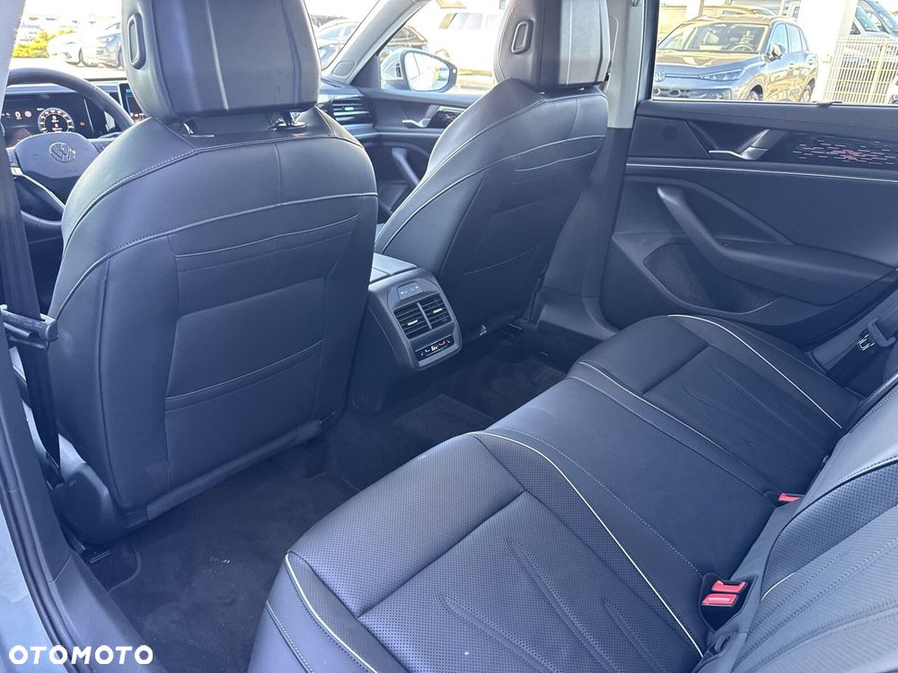 Volkswagen Passat - 23