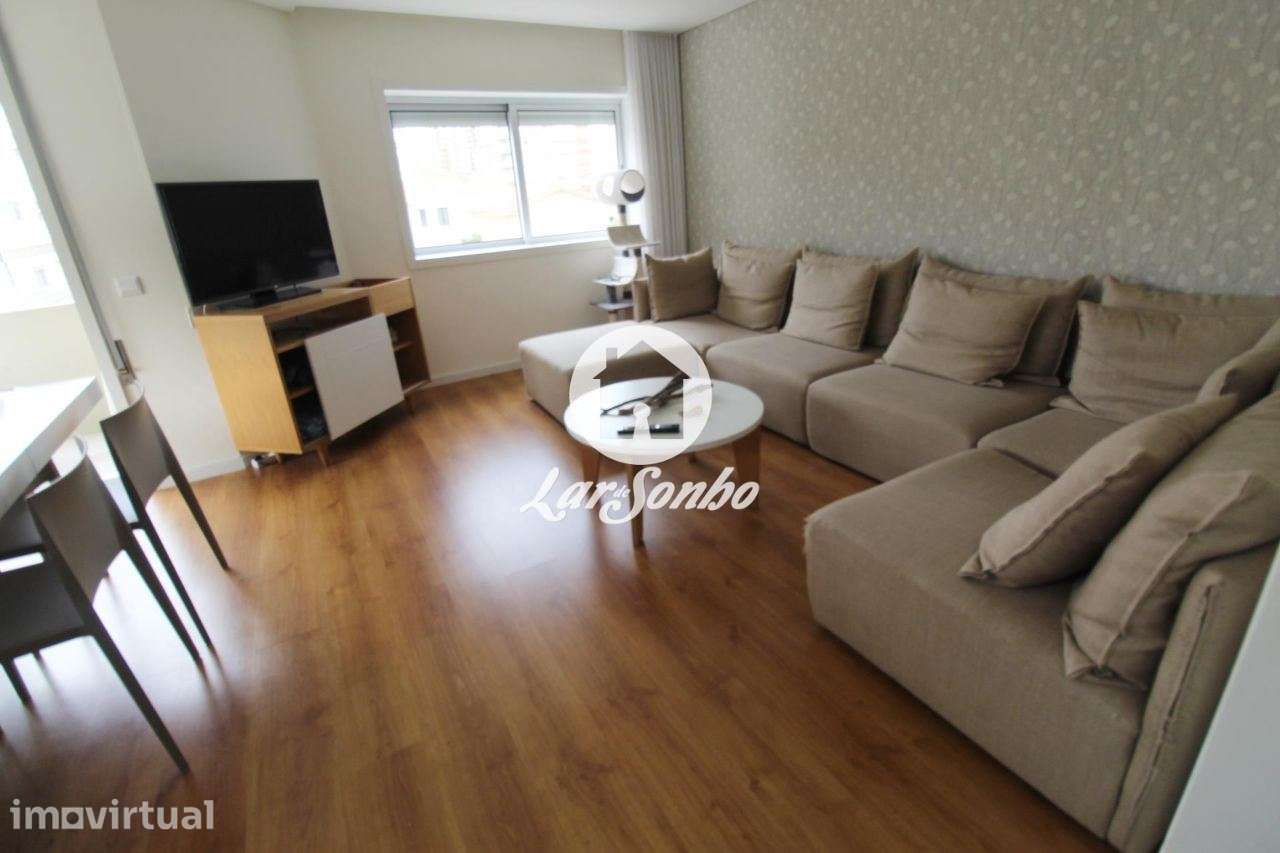Apartamento T3 com vistas de mar a 140 m da praia da Póvoa de Varzim - Grande imagem: 2/18