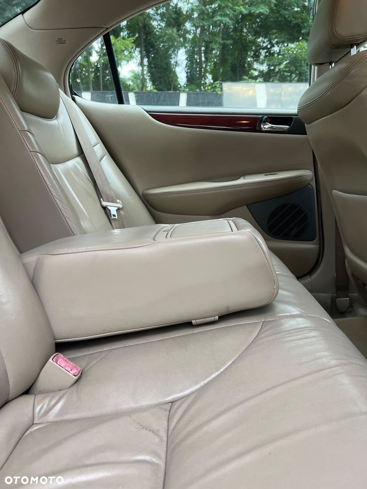 Lexus ES - 31
