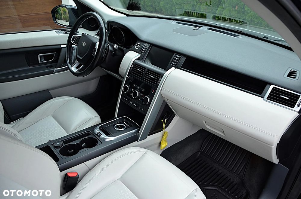 Land Rover Discovery Sport 2.0 TD4 HSE - 32