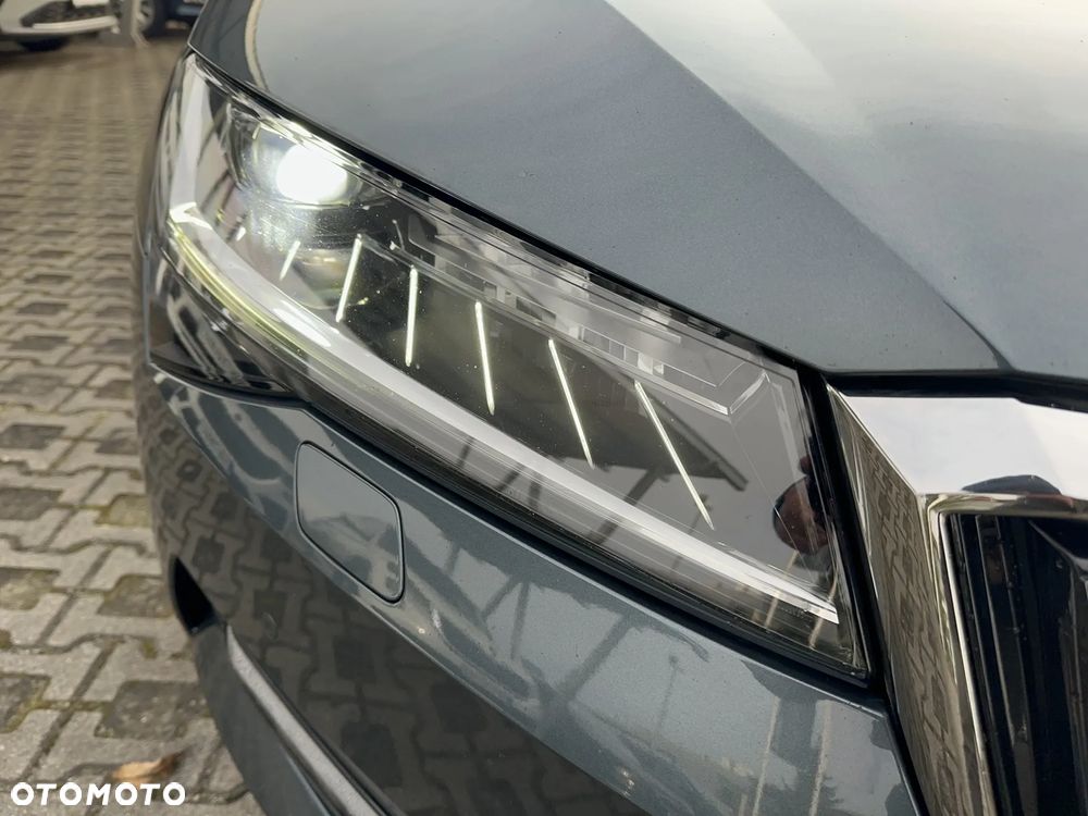 Skoda Superb 2.0 TSI Ambition DSG - 11