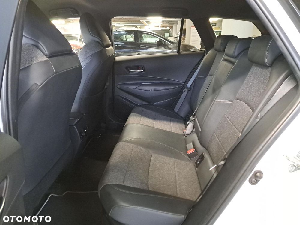 Toyota Corolla 1.8 Hybrid Style - 32
