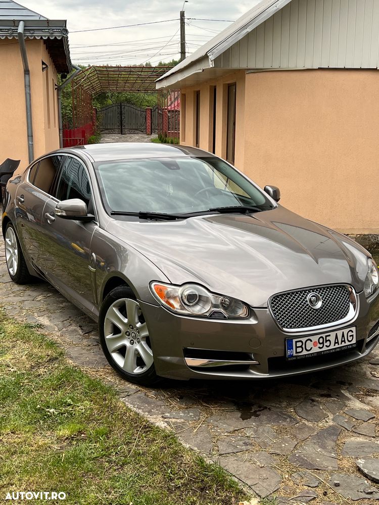 Jaguar XF 2.7D Luxury - 12