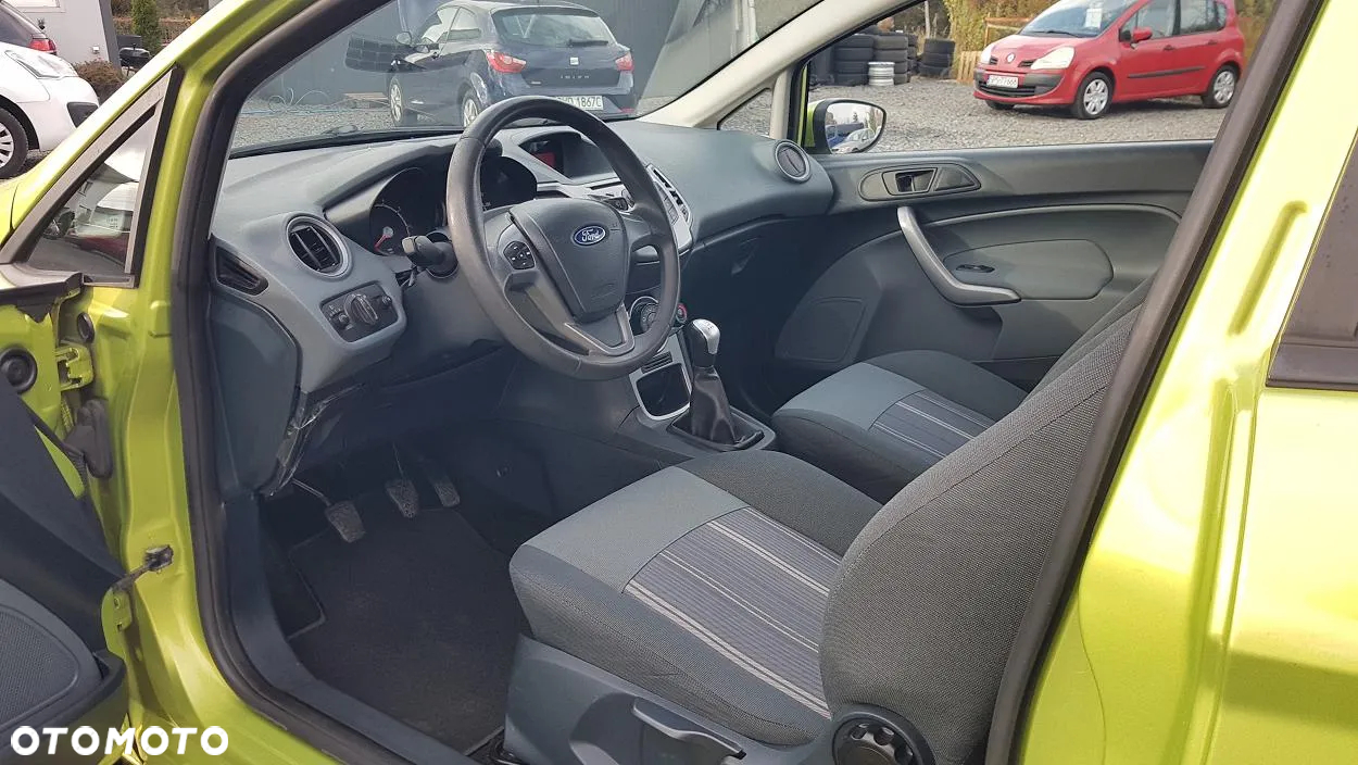 Ford Fiesta 1.25 Ambiente - 23