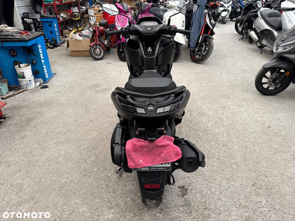 Yamaha NMAX - 7