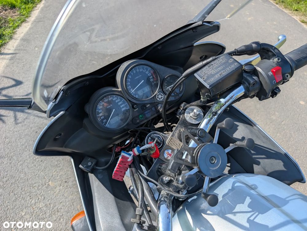 Yamaha FZS - 7