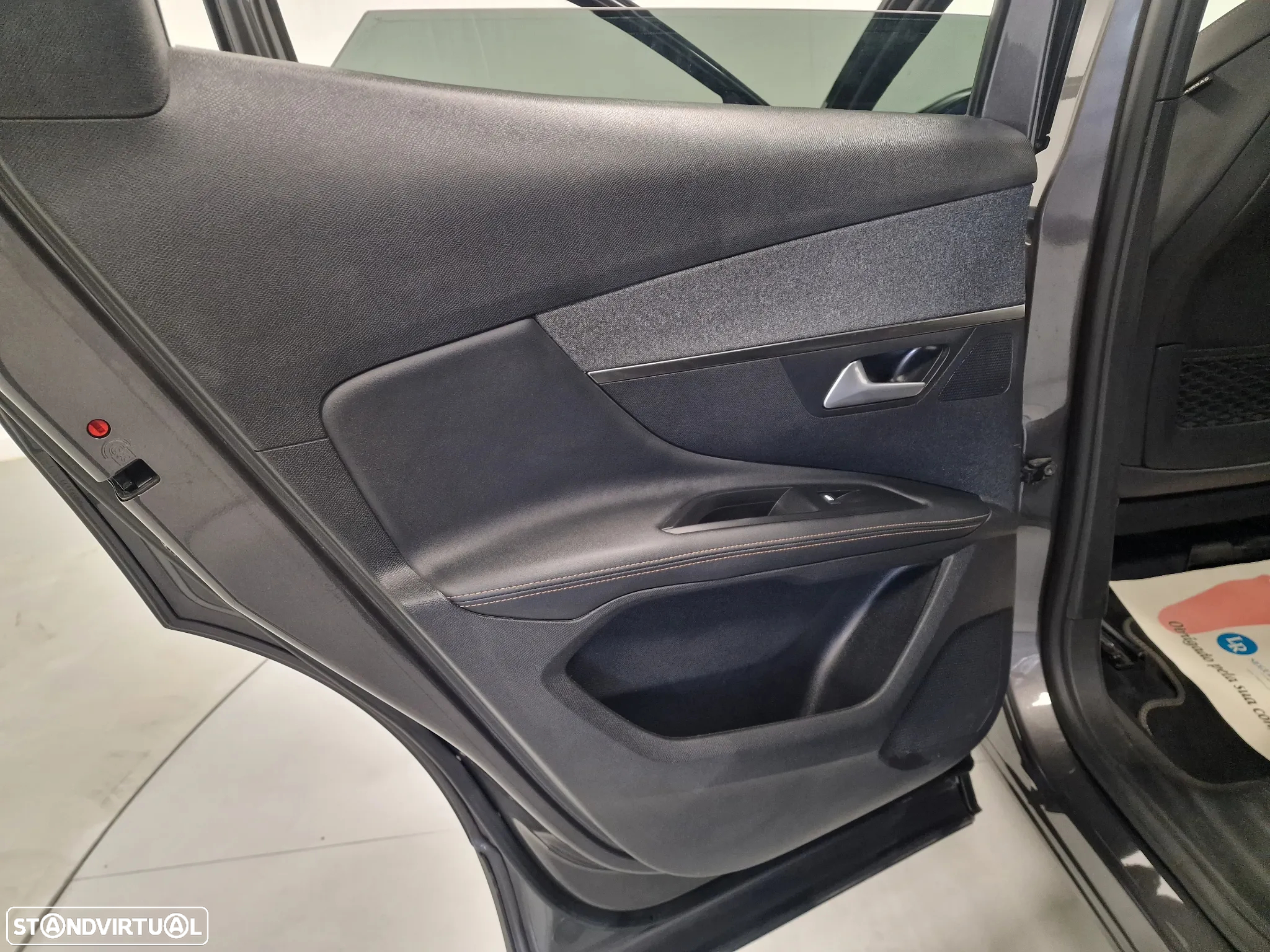 Peugeot 3008 1.5 BlueHDi GT Line - 29