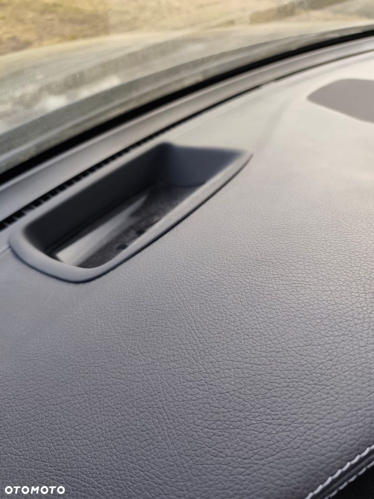 Mercedes-Benz GLC - 13