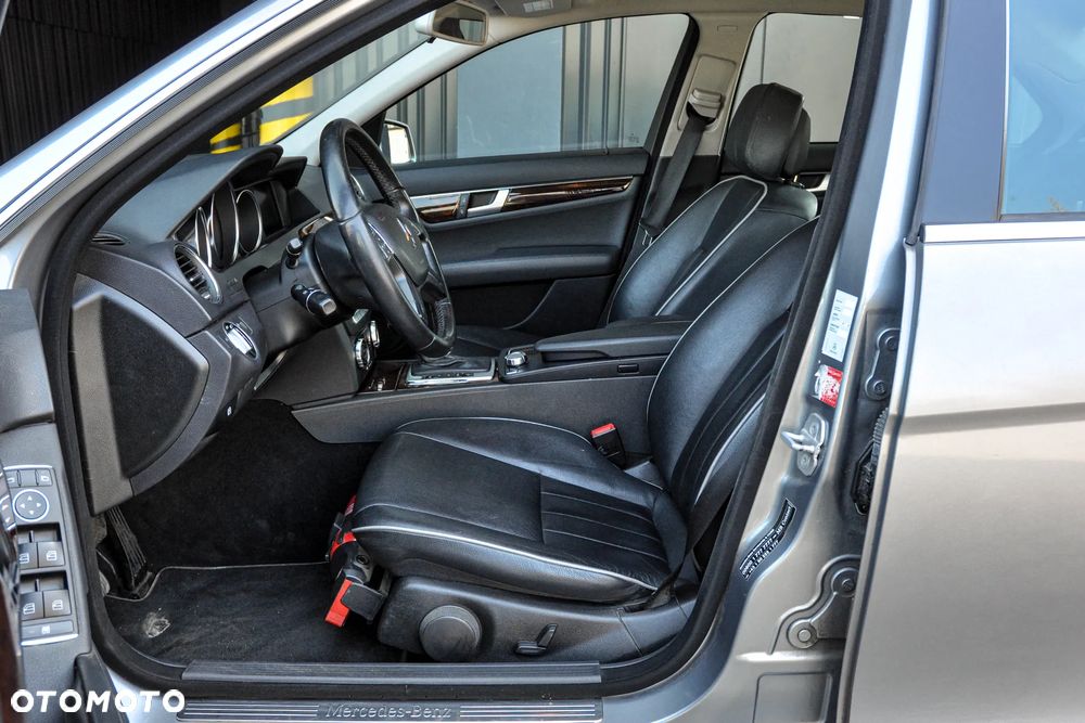 Mercedes-Benz Klasa C 350 BlueEff 4-Matic Elegance - 7