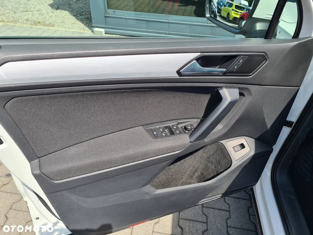 Volkswagen Tiguan - 17