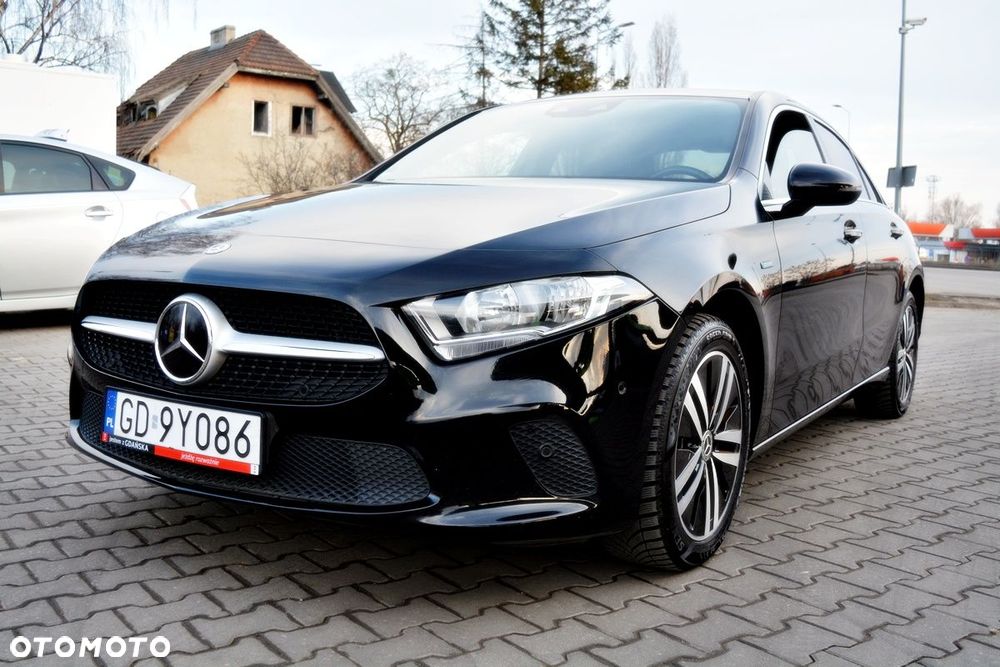 Mercedes-Benz Klasa A 250 e 8G-DCT Edition 2021 - 18