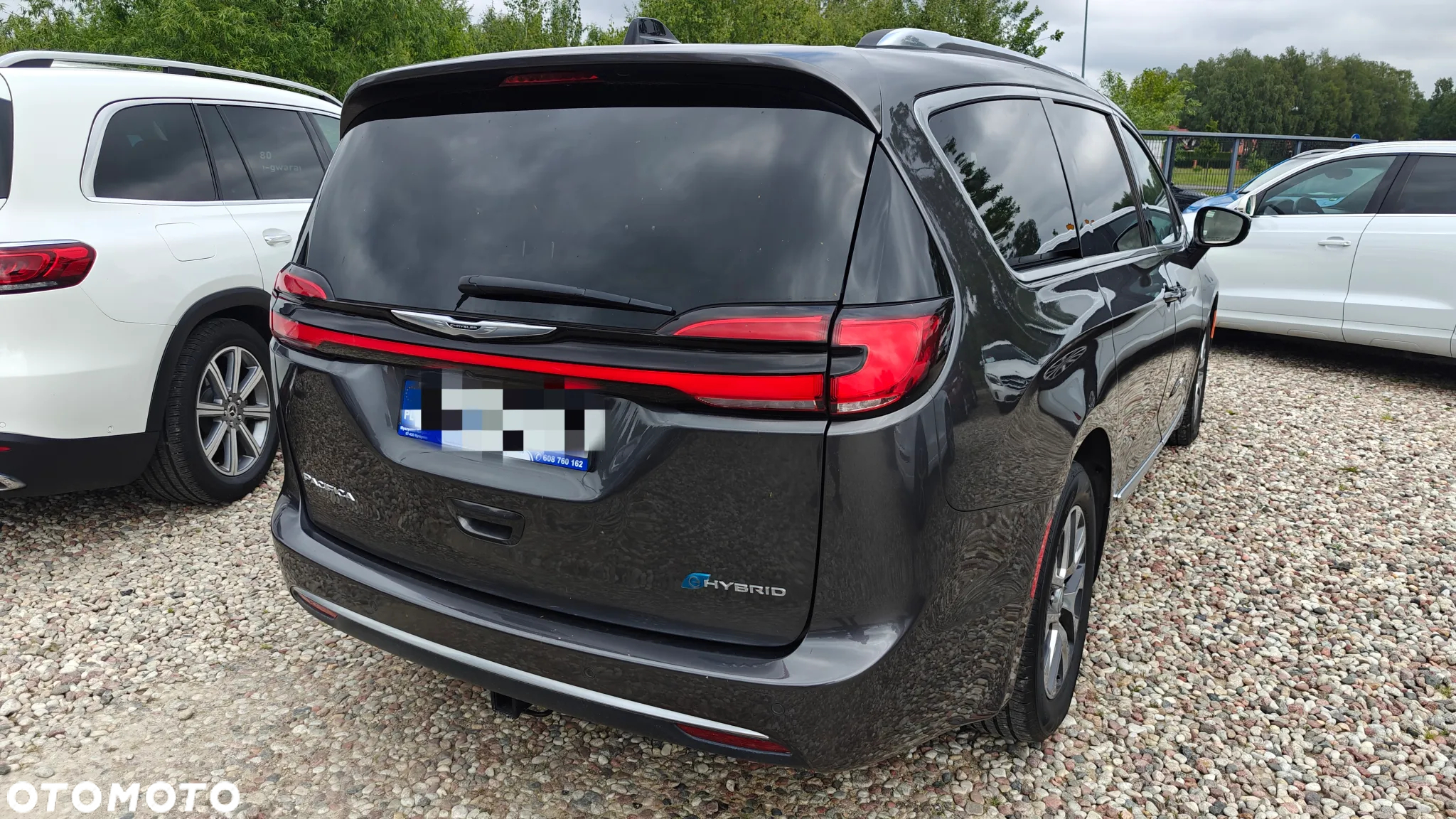 Chrysler Pacifica - 5