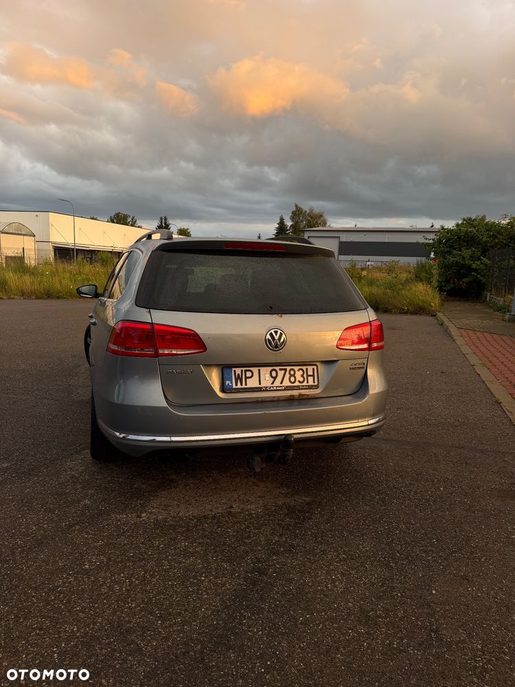 Volkswagen Passat 2.0 TDI DPF BlueMotion Technology Comfortline - 8