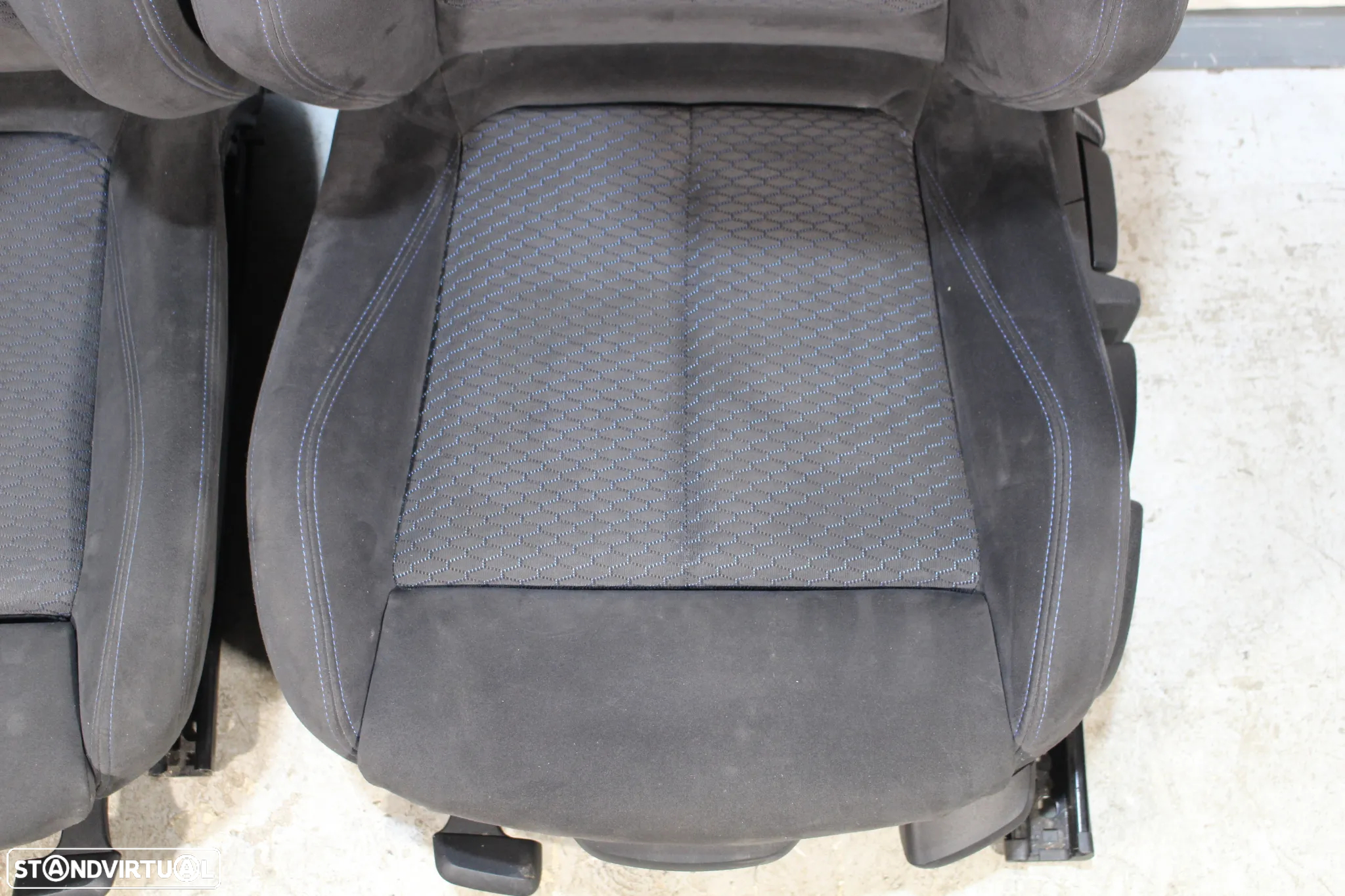 Bancos BMW Serie 2 F22 Pack M em Alcântara com Quartelas - 15