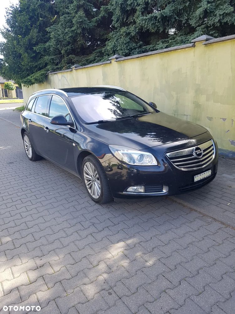 Opel Insignia 2.0 CDTI Sports Tourer 4x4 Automatik Design Edition - 1