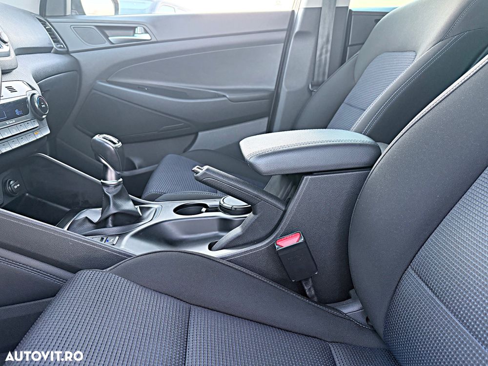 Hyundai Tucson 2.0 CRDI 4WD 6MT Premium - 18