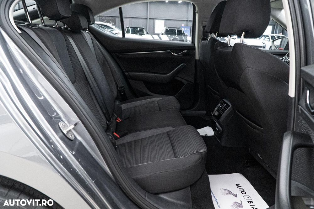 Skoda Octavia 2.0 TDI DSG Style - 9