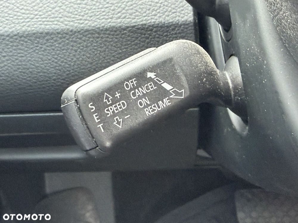 Volkswagen Passat - 30