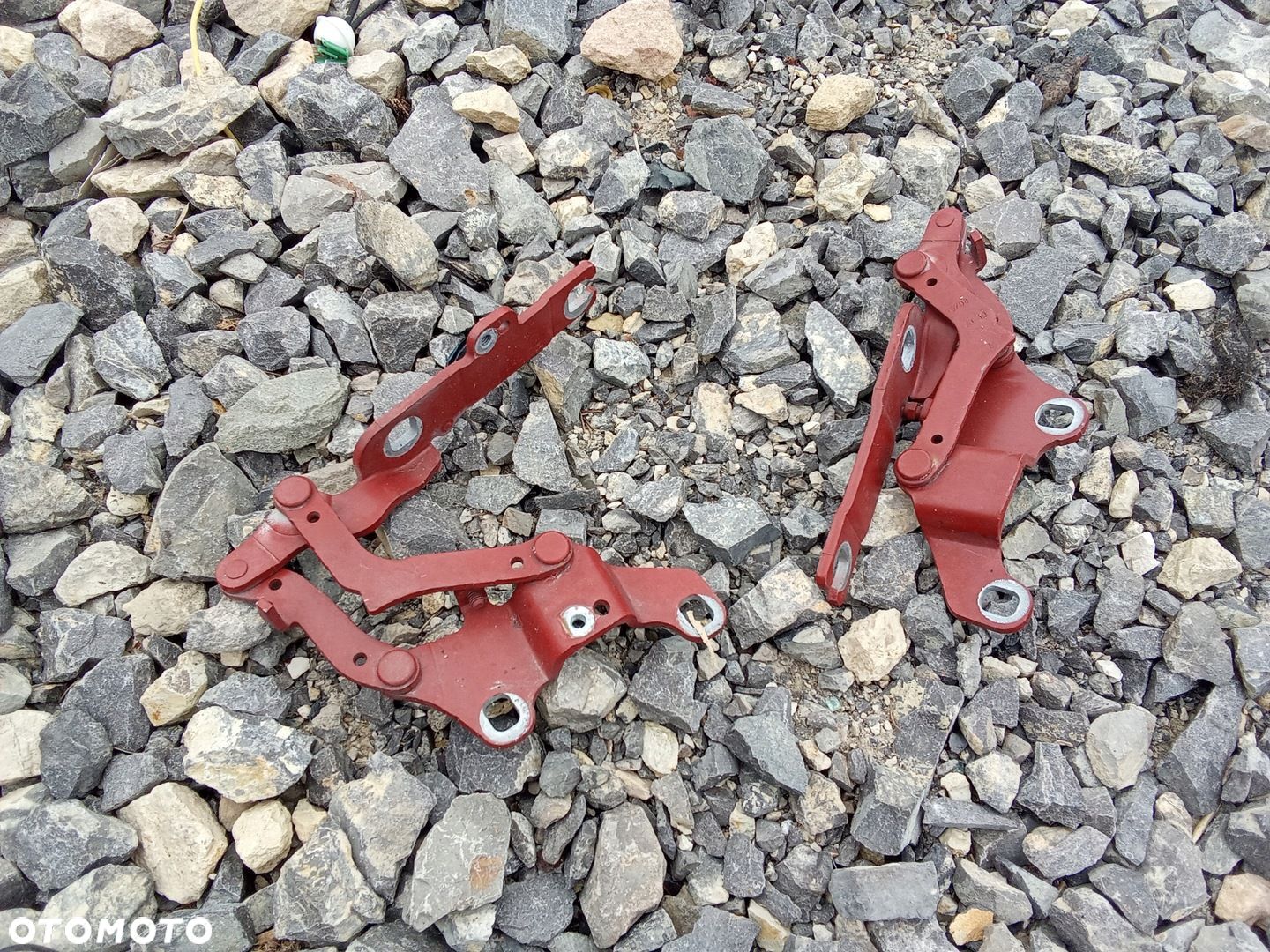 CC ZAWIAS ZAWIASY MASKI LEWY PRAWY BMW 3 E90 LCI LIFT KARMESINROT A61 - 1