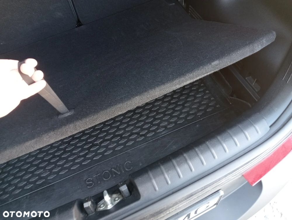 Kia Stonic 1.0 T-GDI L - 18