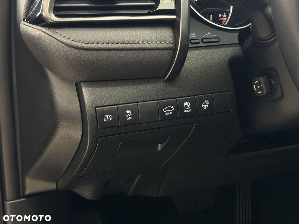 Toyota Camry - 21