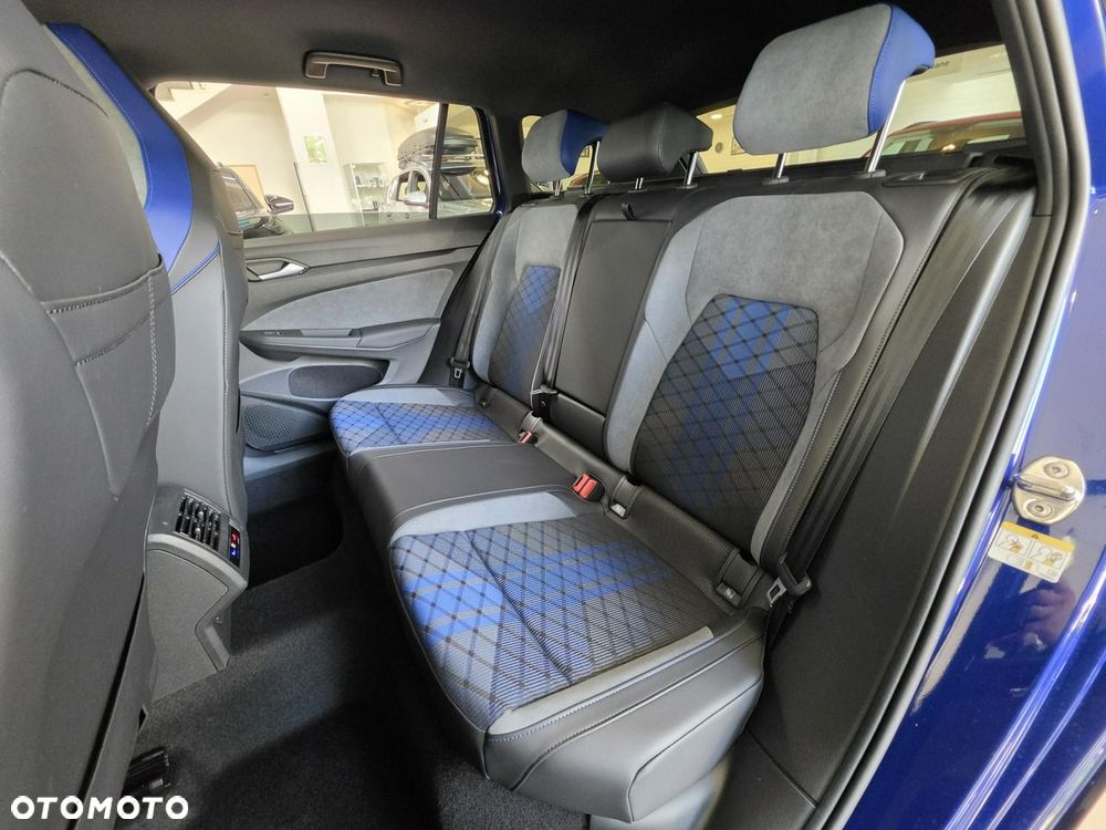 Volkswagen Golf Variant - 14