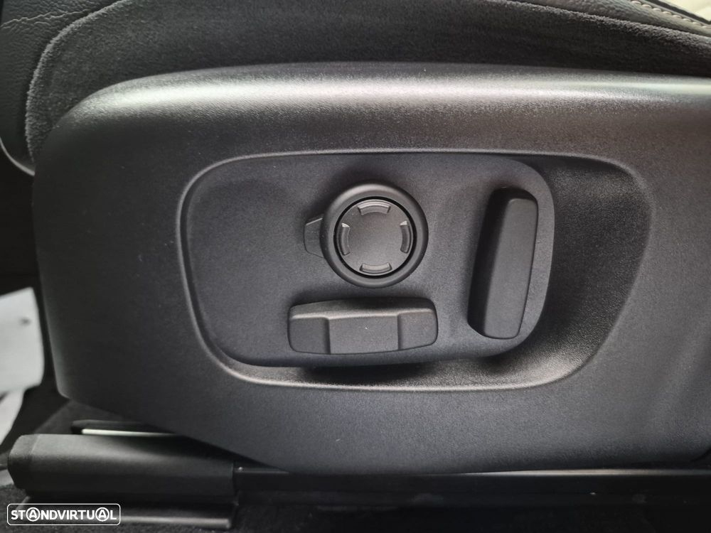 Land Rover Discovery Sport P300e R-Dynamic S - 47