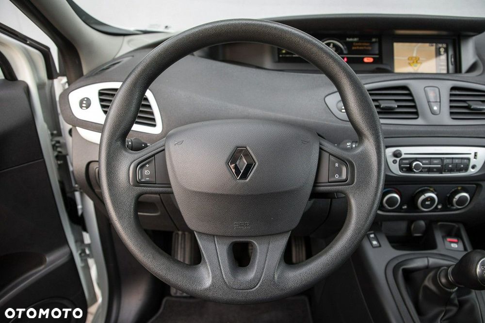 Renault Grand Scenic - 17