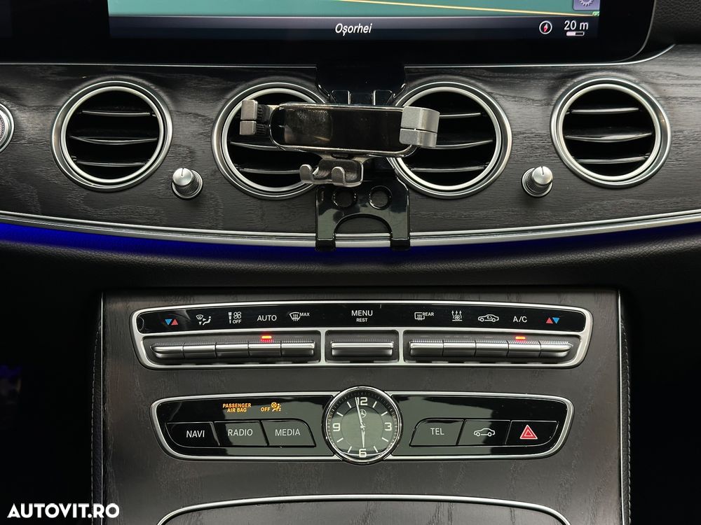 Mercedes-Benz E 300 de 9G-TRONIC AMG Line - 13