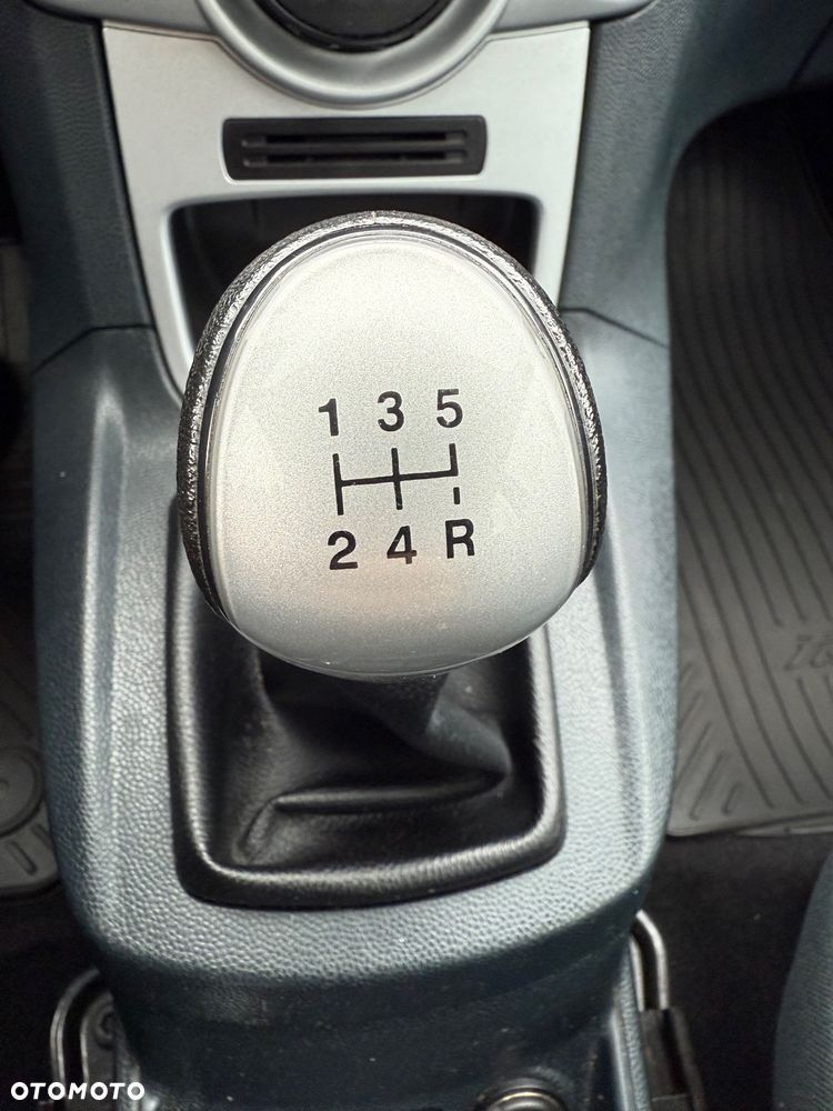 Ford Fiesta 1.25 Champions Edition - 28