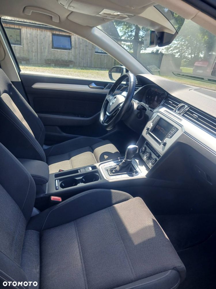 Volkswagen Passat 2.0 TDI (BlueMotion Technology) DSG Comfortline - 9